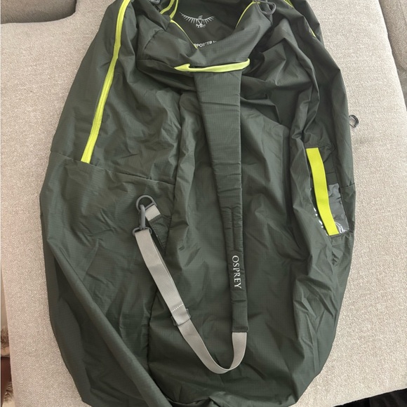 Osprey Airporter- M - Picture 5 of 13